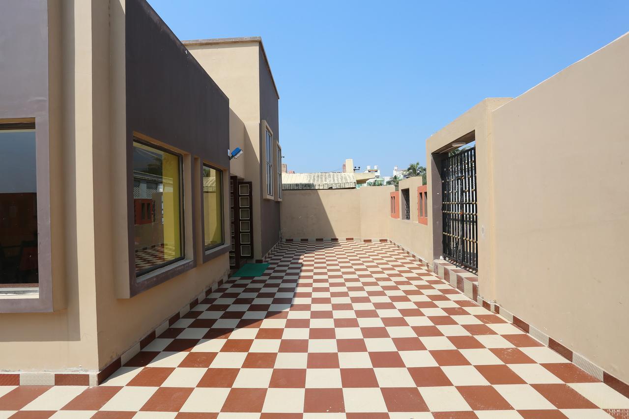 Hotel On Call Puri Laxmi Beach Resort Exterior foto